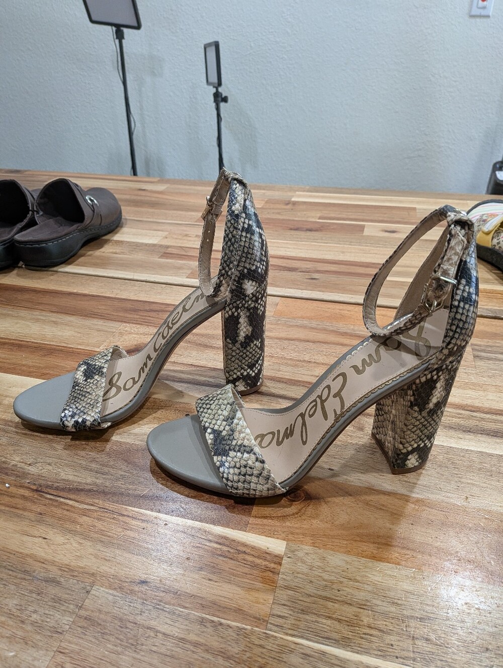 Sam‎ Edelman Heels Size 8.5 Snakeskin Ankle Strap Block Heel Y2K Animal Print - Picture 3 of 6